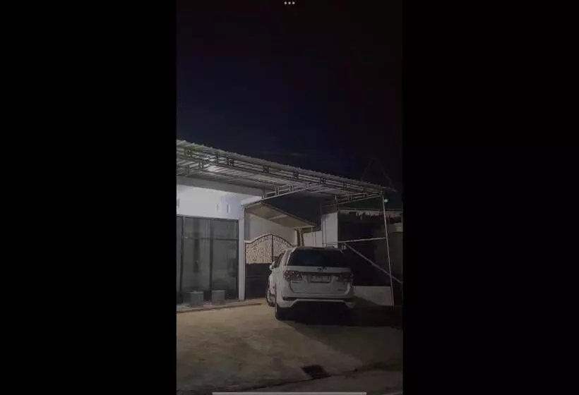 ペンション Harmoni Guest House Tumpak Sewu