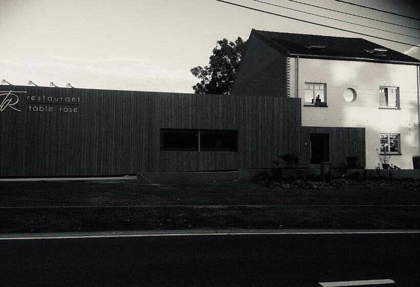 پانسیون Table Rase