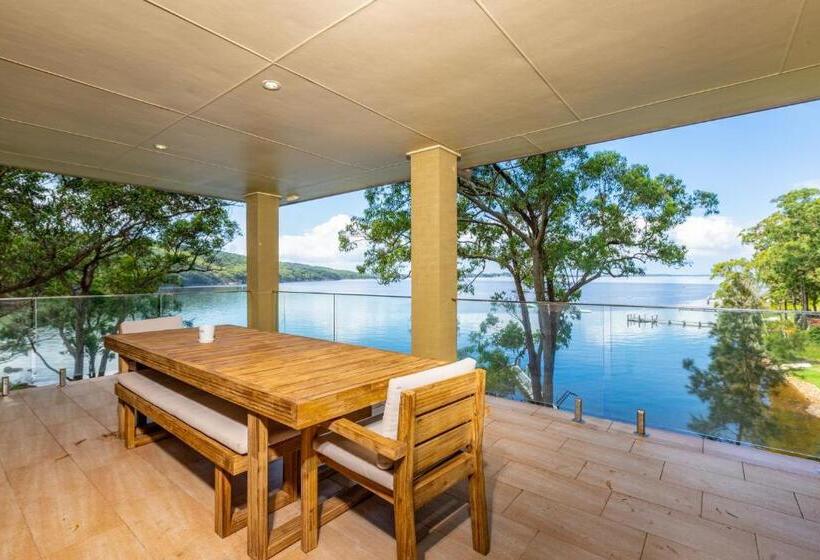 膳宿费 Whispering Waves