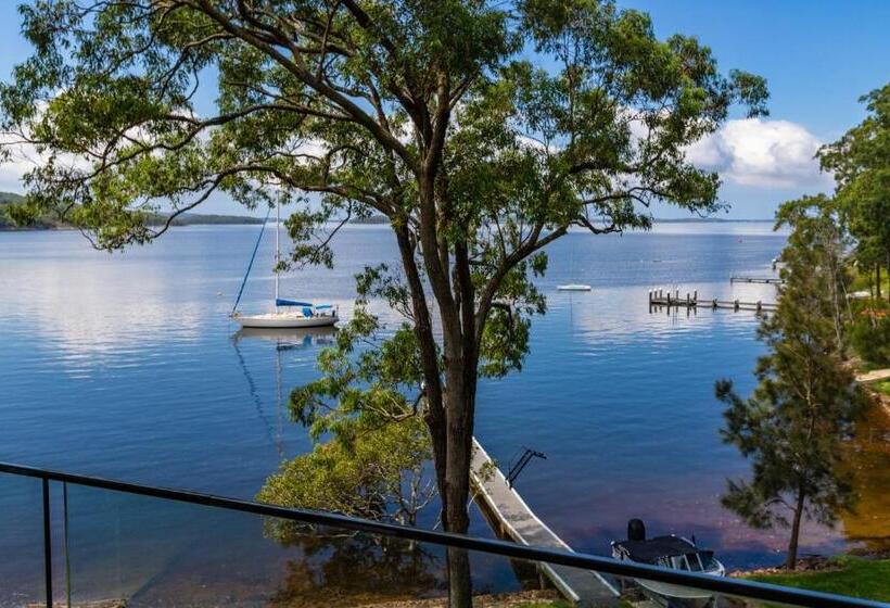 膳宿费 Whispering Waves