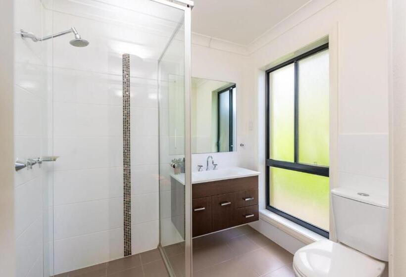 膳宿费 Whispering Waves