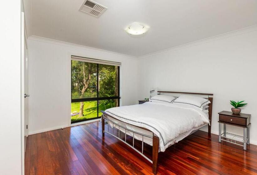 膳宿费 Whispering Waves