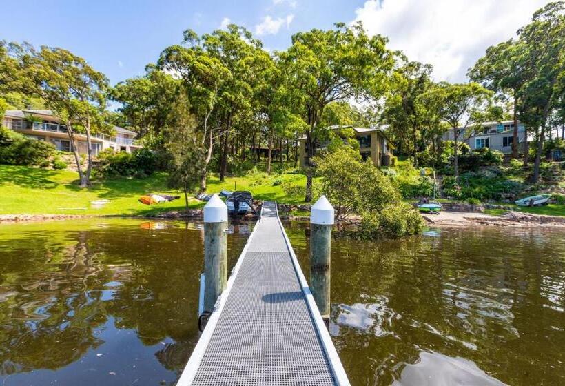 膳宿费 Whispering Waves