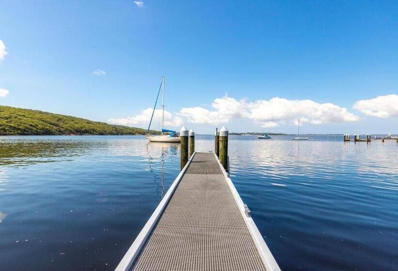 膳宿费 Whispering Waves