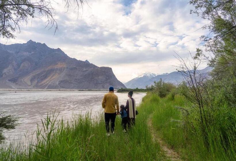 استراحتگاه Dera Lamsa Shigar