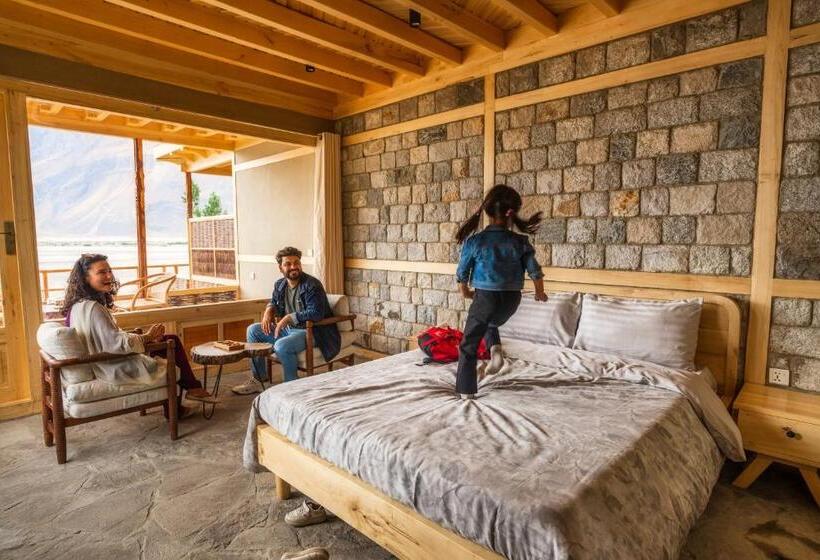 استراحتگاه Dera Lamsa Shigar