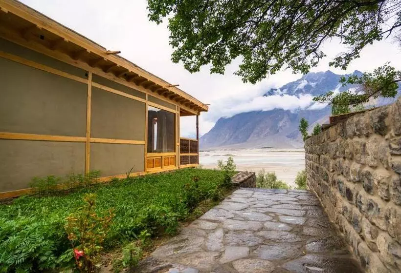 استراحتگاه Dera Lamsa Shigar