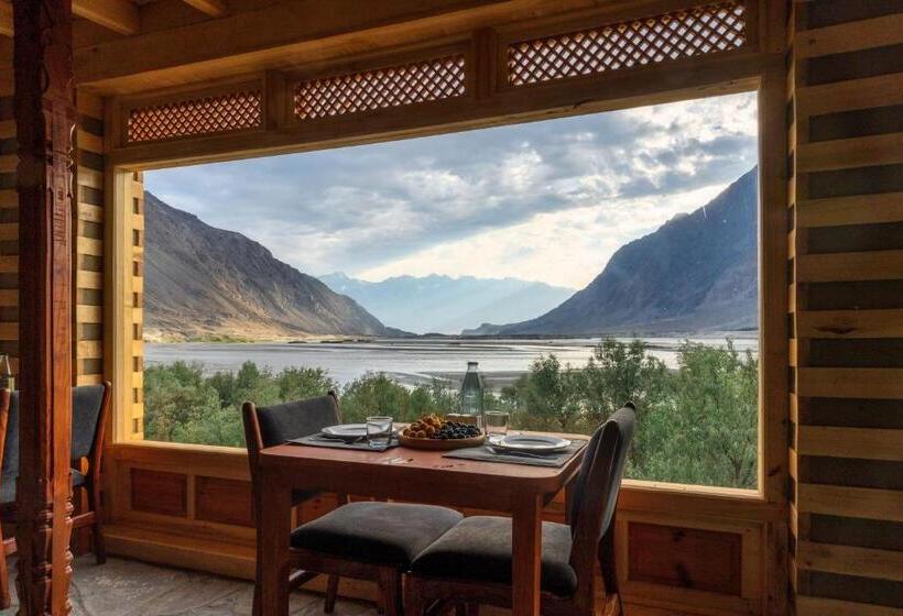 استراحتگاه Dera Lamsa Shigar