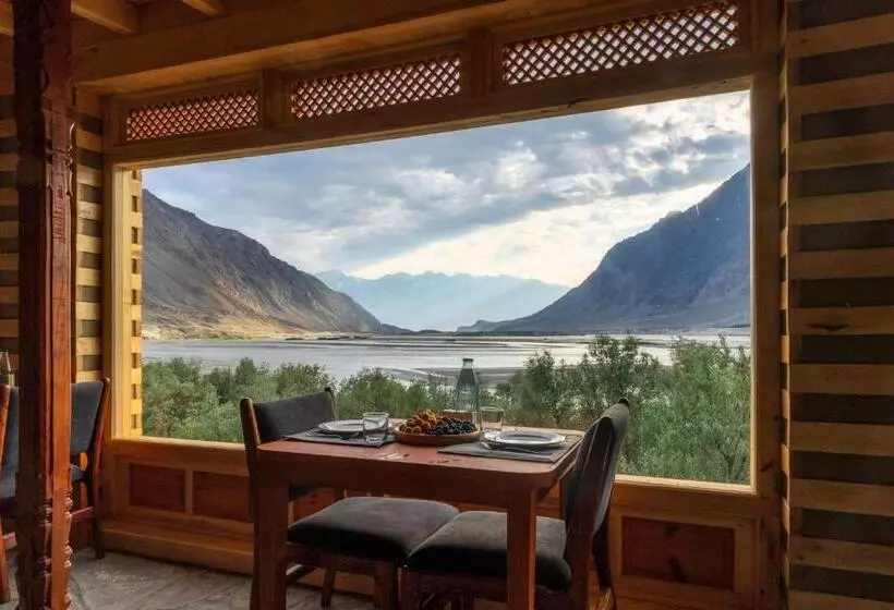 استراحتگاه Dera Lamsa Shigar