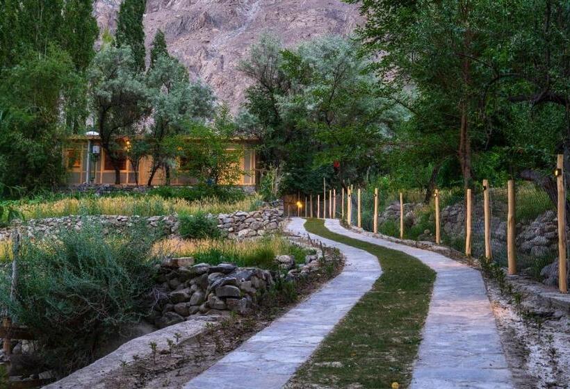 استراحتگاه Dera Lamsa Shigar