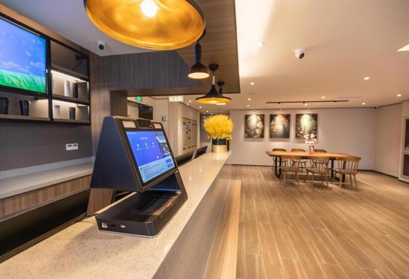 Hanting Hotel Tianjin Chentangzhuang Metro Station