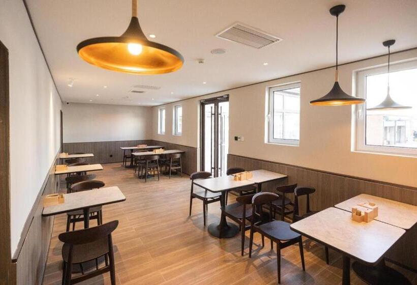 Hanting Hotel Tianjin Chentangzhuang Metro Station