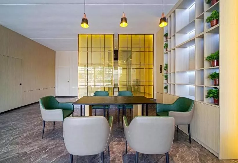 Hotelli City Comfort Inn Zhongshan Hot Spring Resort Sanxiang Shunchang Plaza