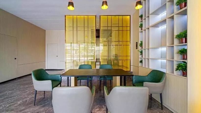 Hotelli City Comfort Inn Zhongshan Hot Spring Resort Sanxiang Shunchang Plaza