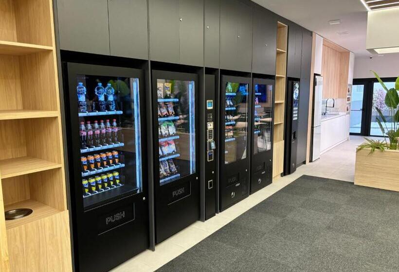 هتل کپسول Futurotel Sevilla