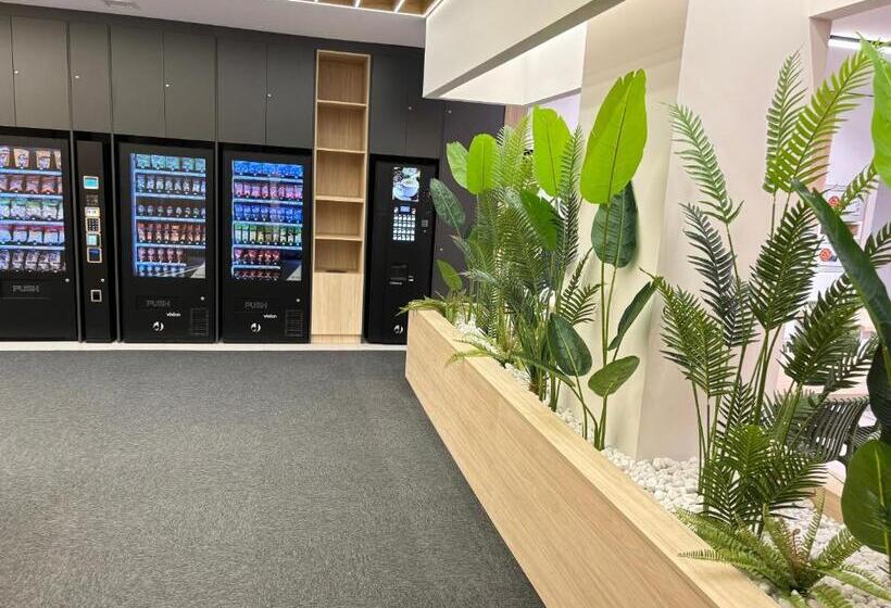 هتل کپسول Futurotel Sevilla