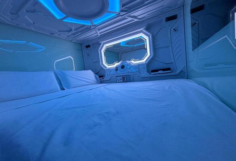 هتل کپسول Futurotel Sevilla