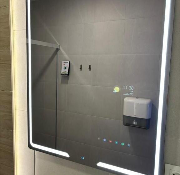 هتل کپسول Futurotel Sevilla