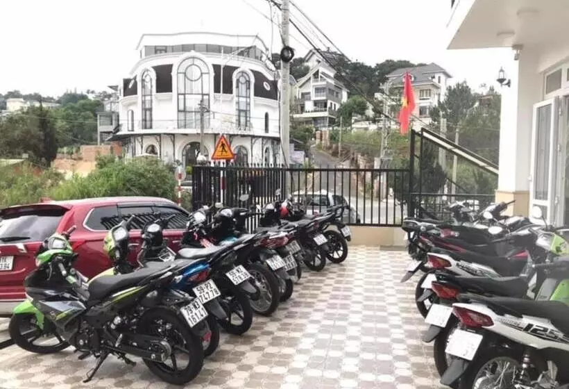 هتل Khách Sạn Trung Hiếu