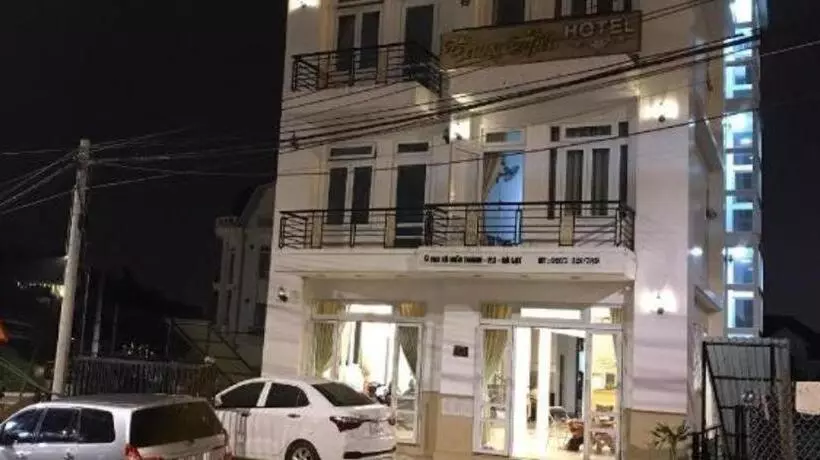 هتل Khách Sạn Trung Hiếu