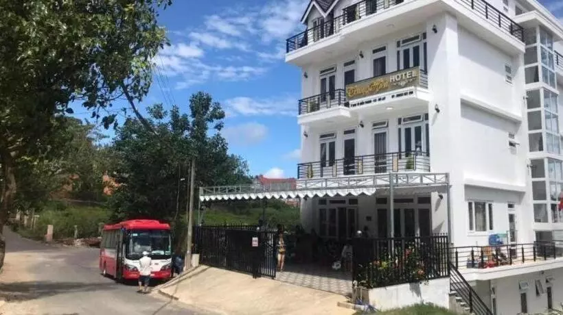 هتل Khách Sạn Trung Hiếu