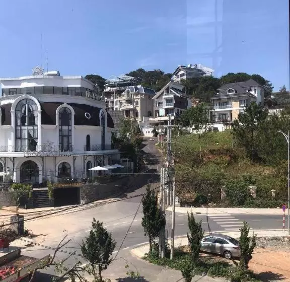 هتل Khách Sạn Trung Hiếu