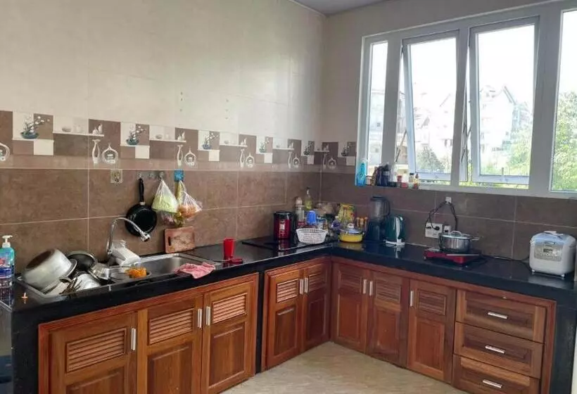 هتل Khách Sạn Trung Hiếu