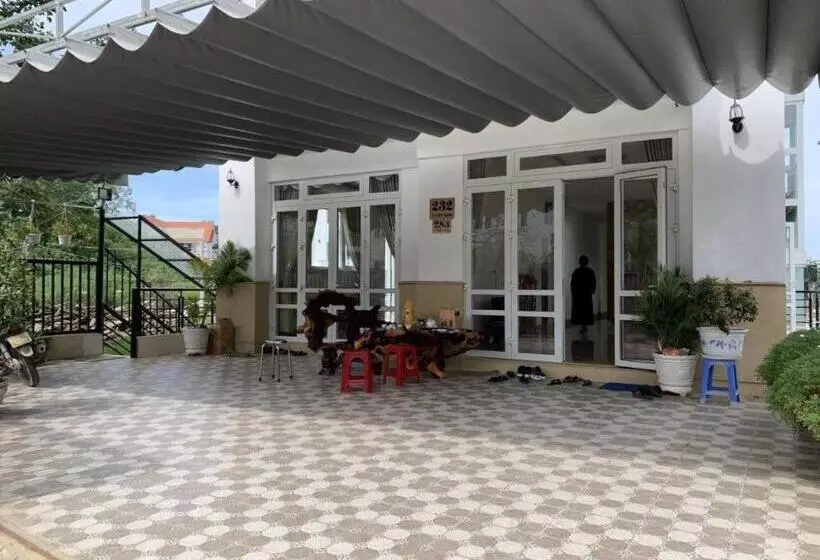 هتل Khách Sạn Trung Hiếu