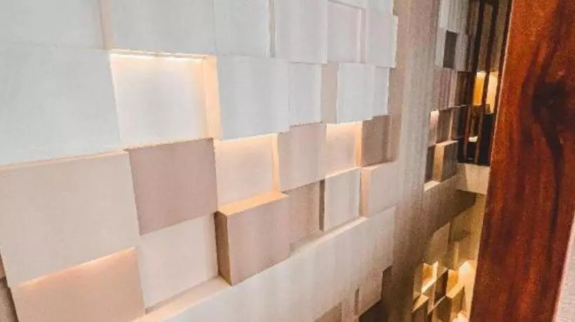 ホテル Lavero Suites