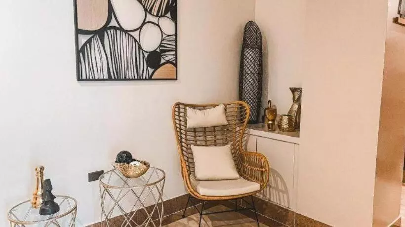 ホテル Lavero Suites