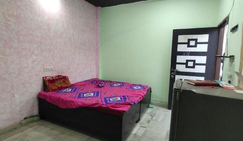 בית מלון כפרי Oyo Paradise