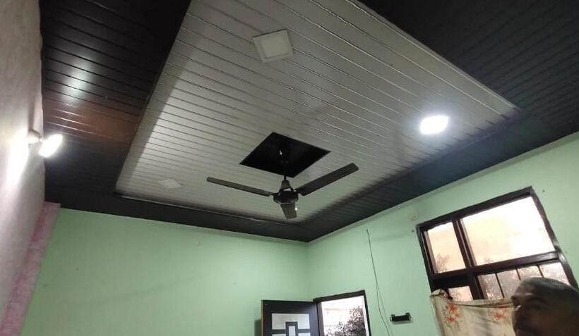 בית מלון כפרי Oyo Paradise