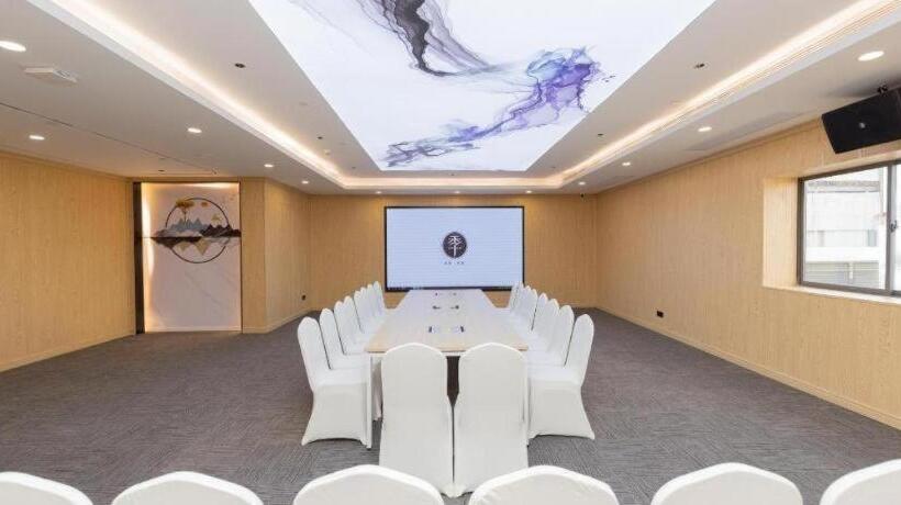 Ji Hotel Nanjing Pukou Hongyang Plaza