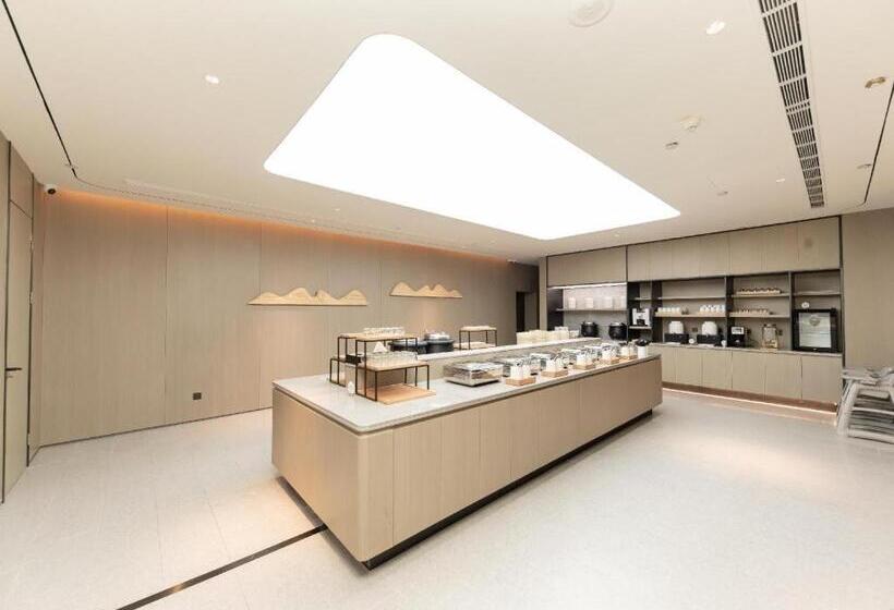 Ji Hotel Nanjing Pukou Hongyang Plaza