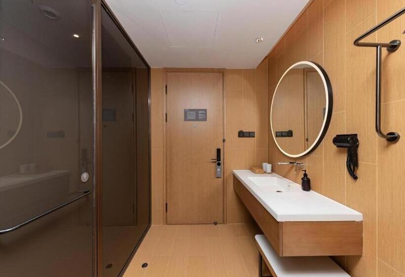 Ji Hotel Nanjing Pukou Hongyang Plaza