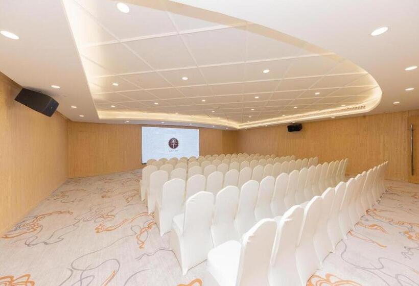 Ji Hotel Nanjing Pukou Hongyang Plaza