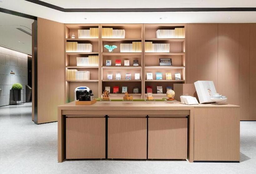 Ji Hotel Zhuhai Gaolan Port