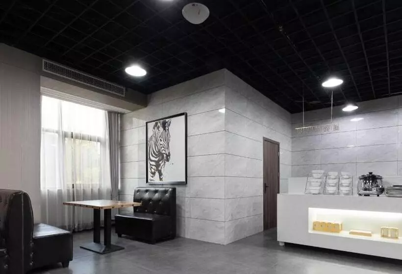 Starway Hotel Chongqing Yongchuan Zhongyang Street