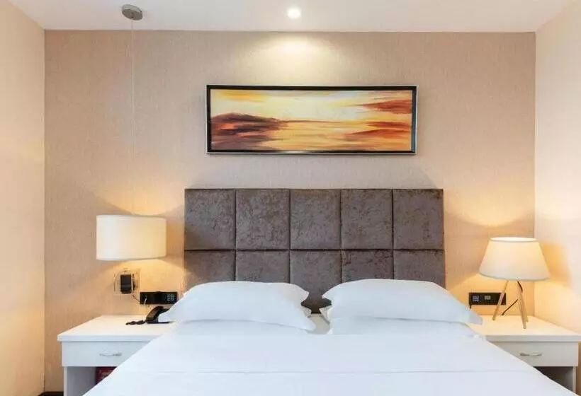 Starway Hotel Chongqing Yongchuan Zhongyang Street