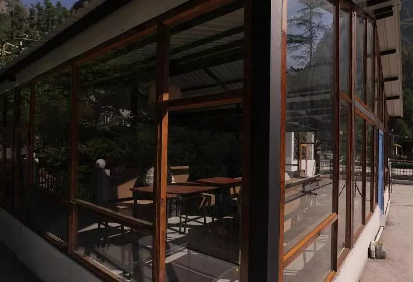 The Trippy Tribe Riverside Hostel Kasol