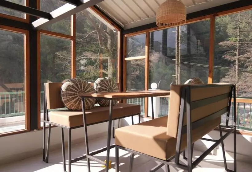 The Trippy Tribe Riverside Hostel Kasol