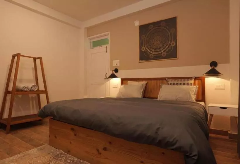 The Trippy Tribe Riverside Hostel Kasol