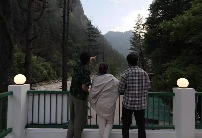 The Trippy Tribe Riverside Hostel Kasol