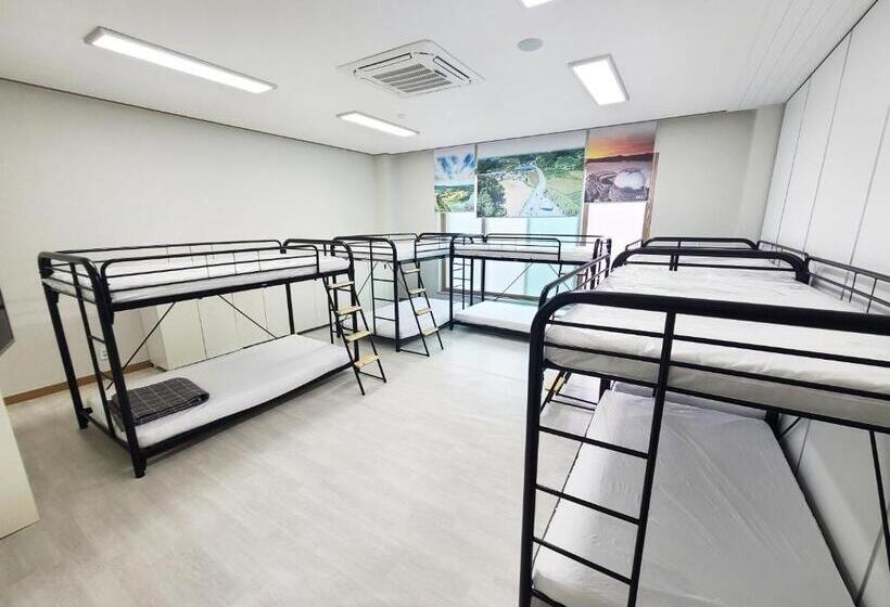 Yeongwol Taehwasan Village Experience Pension