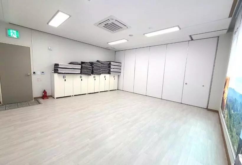 Yeongwol Taehwasan Village Experience Pension