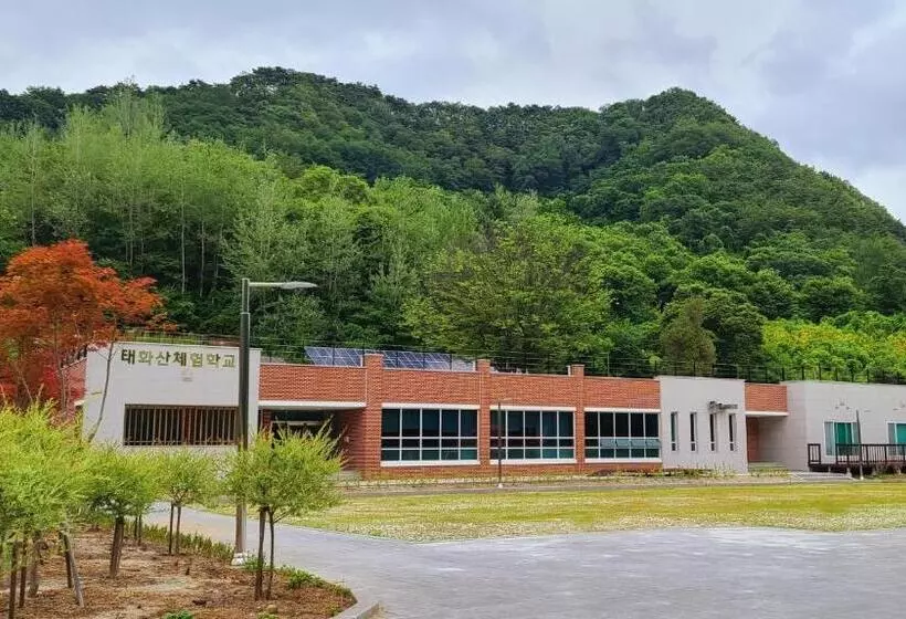 Yeongwol Taehwasan Village Experience Pension