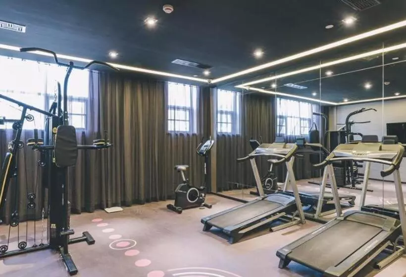 Atour Hotel Changzhou Railway Station South Street