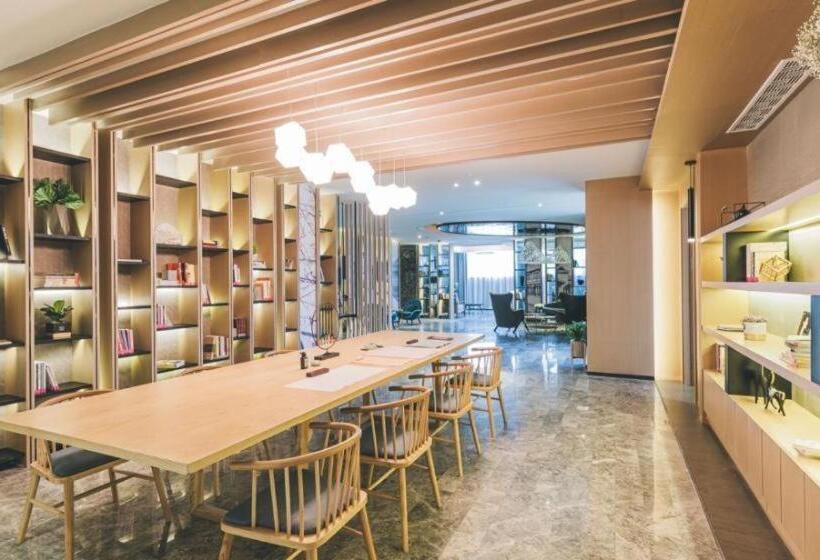 Atour Hotel Changzhou Railway Station South Street