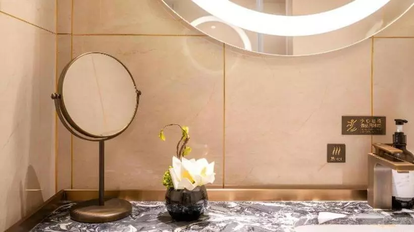 Echeng Hotel Lhasa Potala Palace