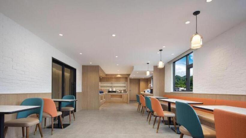 Hanting Hotel Fenghuang Ancient City